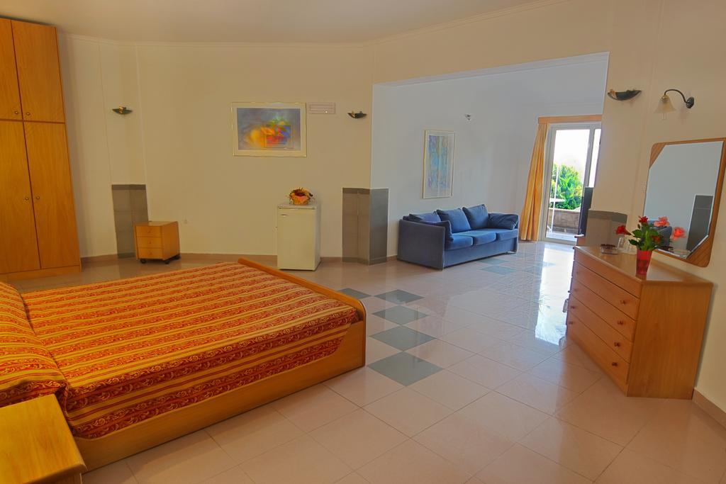 Ilyssion Hotel Lardos Quarto foto