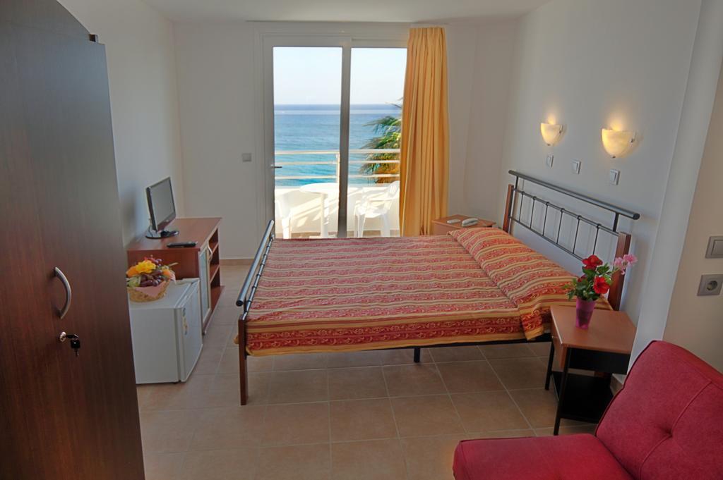 Ilyssion Hotel Lardos Quarto foto
